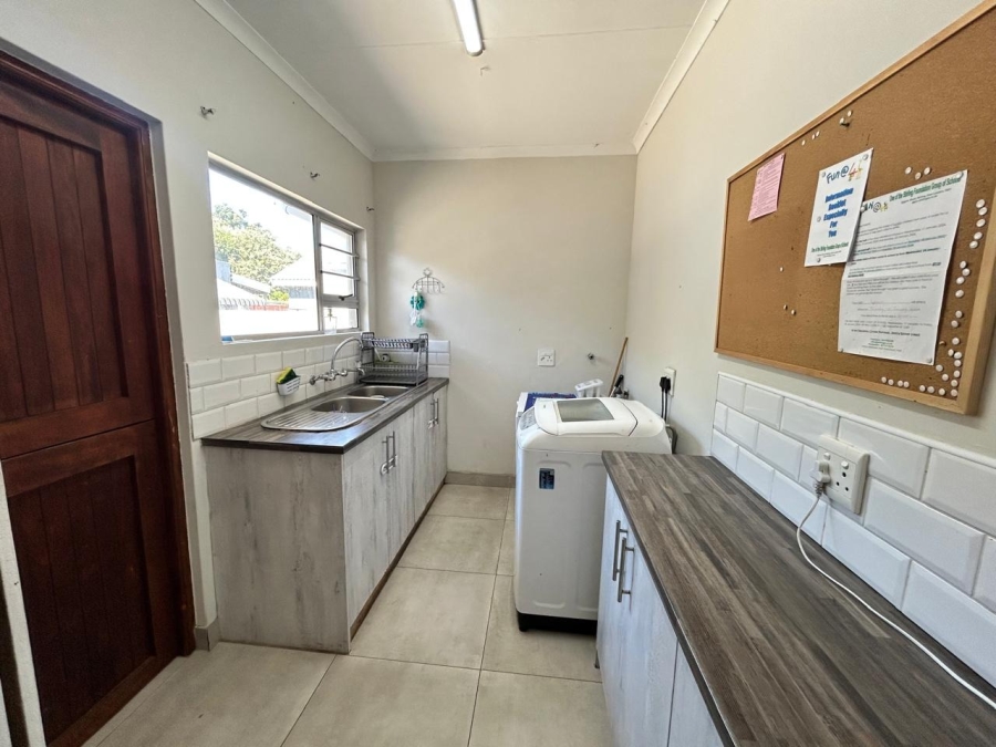 5 Bedroom Property for Sale in Sunrise On Sea Eastern Cape
